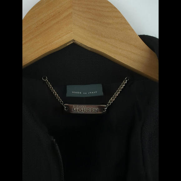 [SOLD] NWT 2004 ALEXANDER MCQUEEN Sz Women IT 40 US 4 Black White Stitch Jacket - Picture 8 of 12